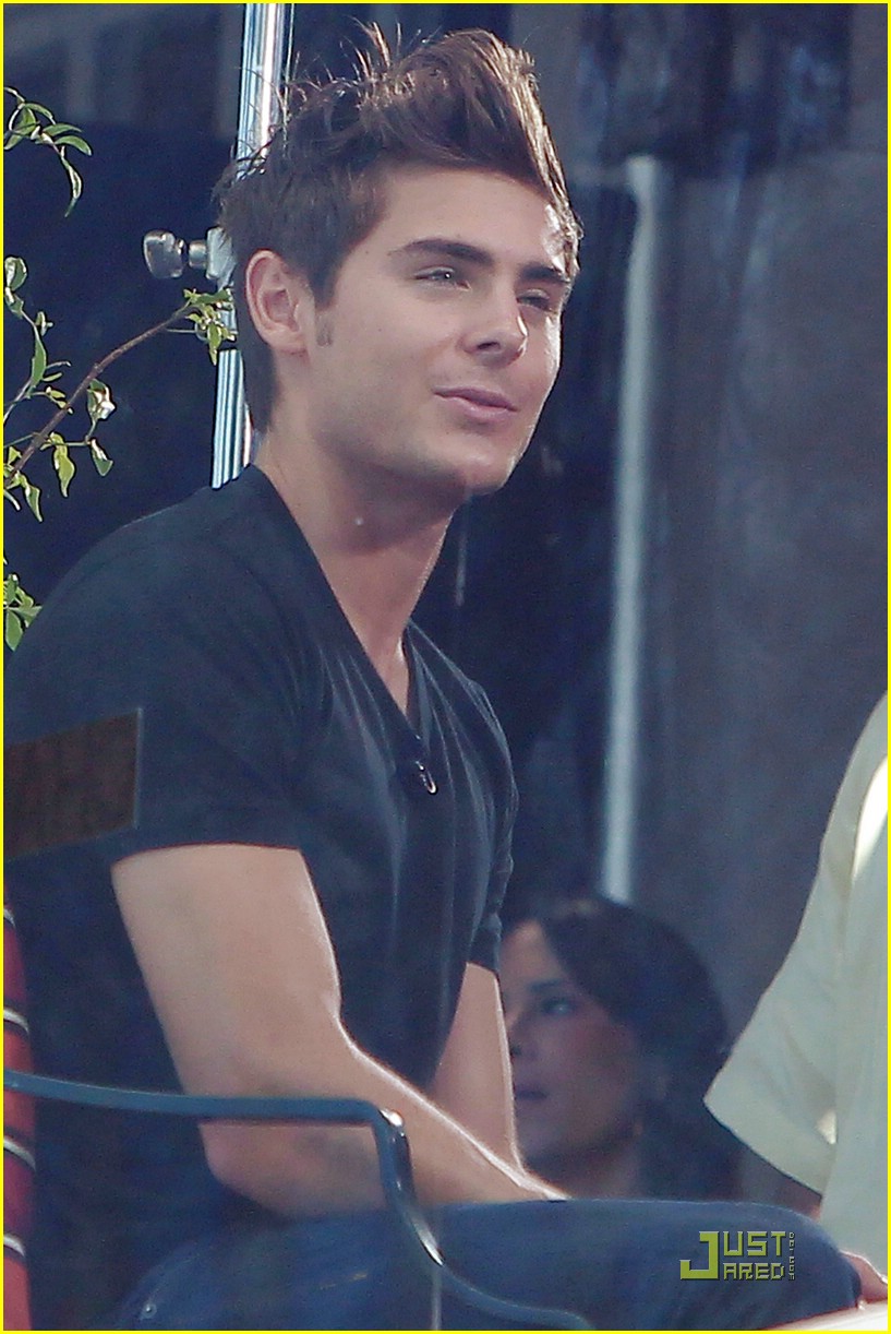 St. Louis Residents: Zac Efron is Coming!