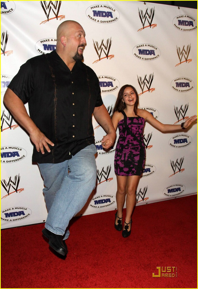 Ariel Winter: WWE Summer Slam with Triple H!