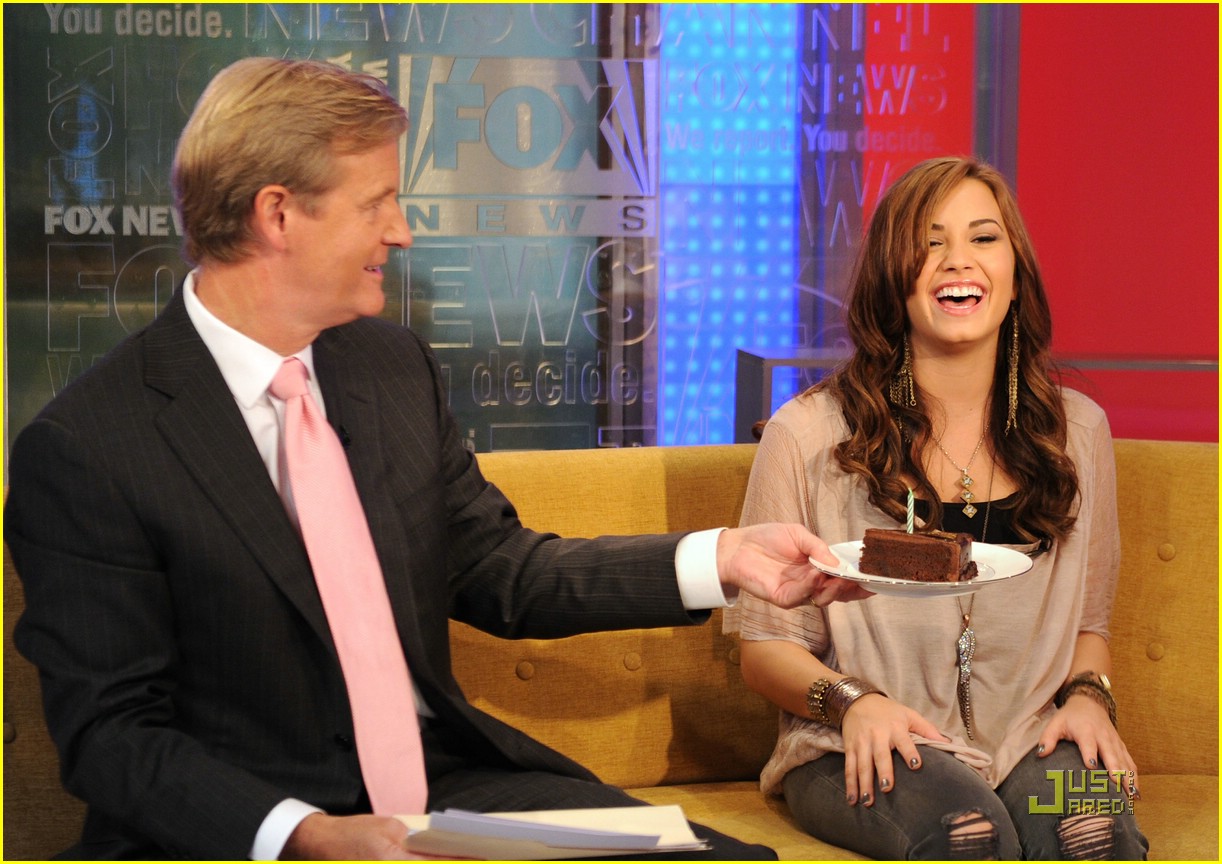 Demi Lovato: Early Birthday Cake from FOX!