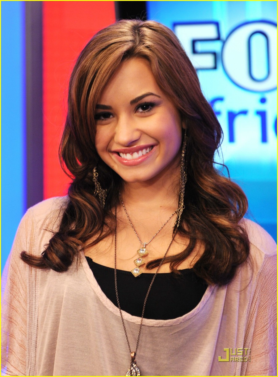 Demi Lovato: Early Birthday Cake from FOX!