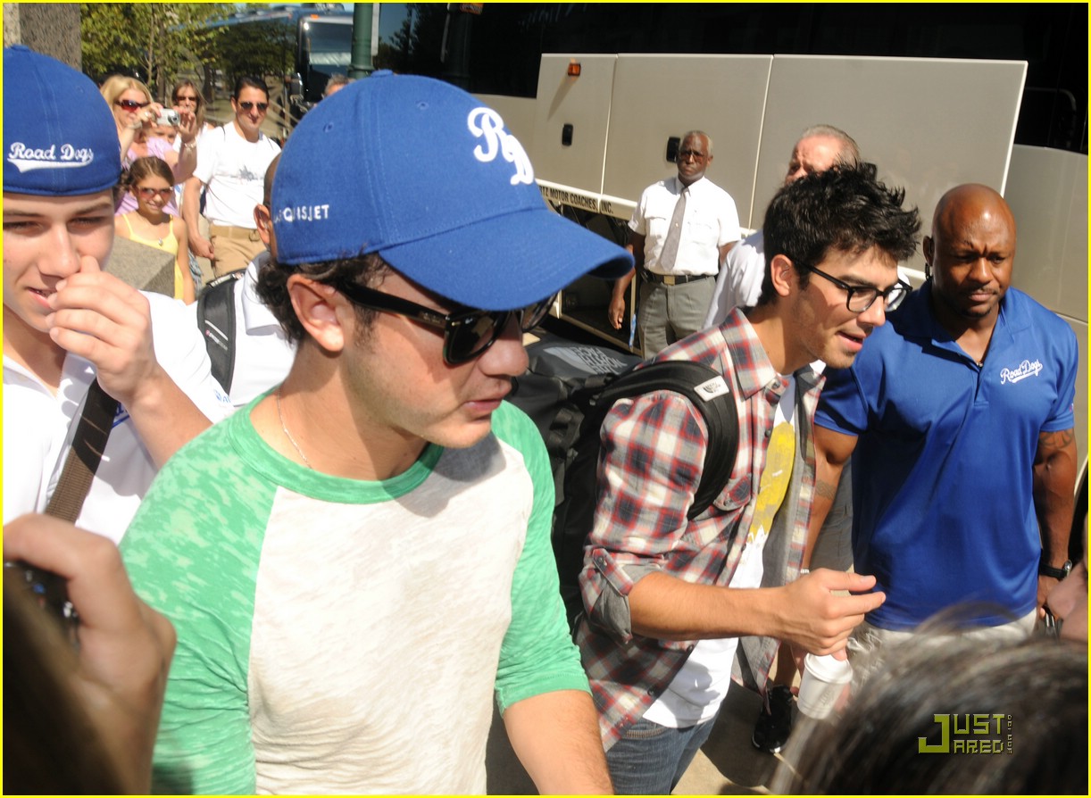 Demi Lovato & Jonas Brothers: Arthur Ashe Kids Day!