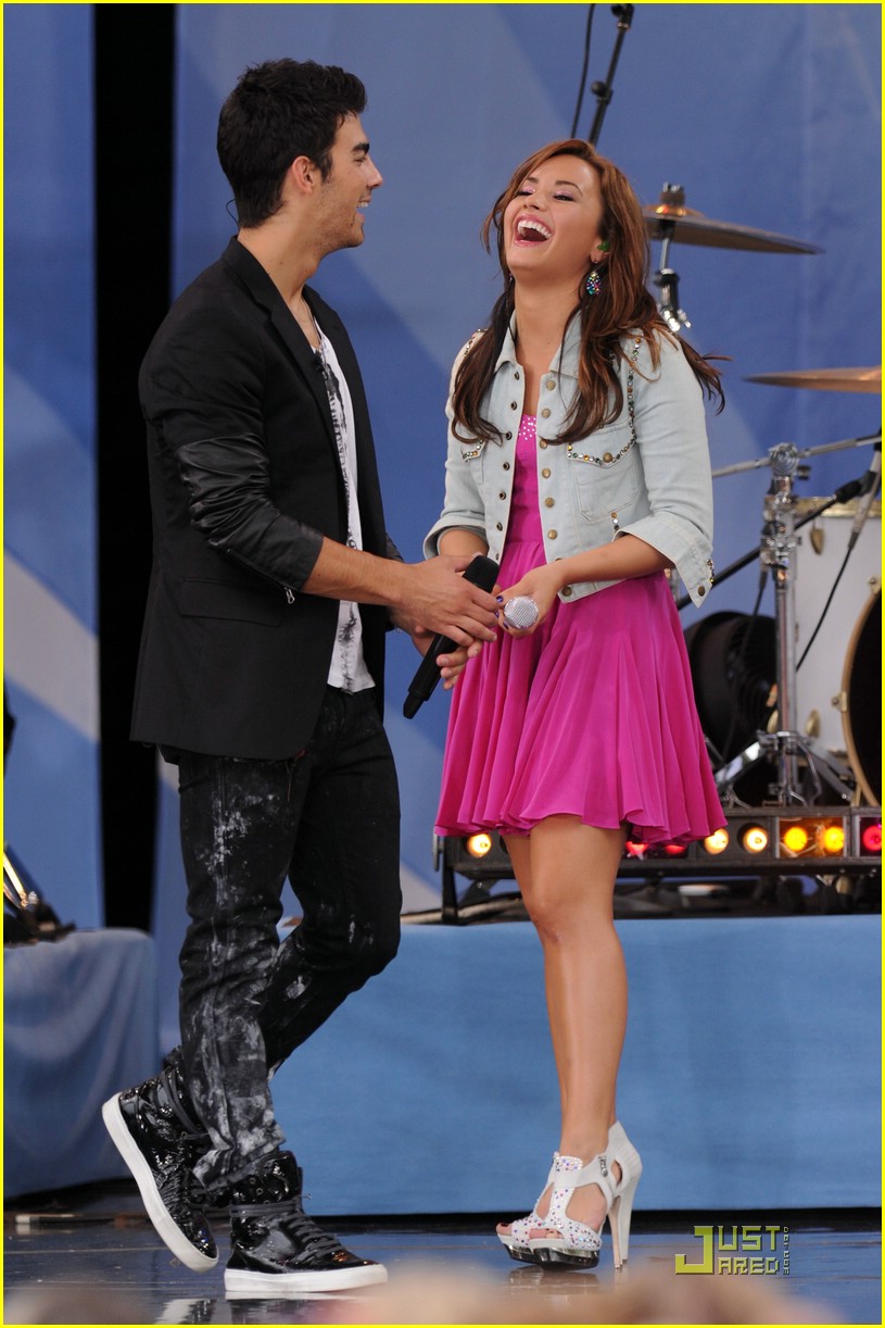 Camp Rock 2 Cast Rocks Out Rumsey Playfield