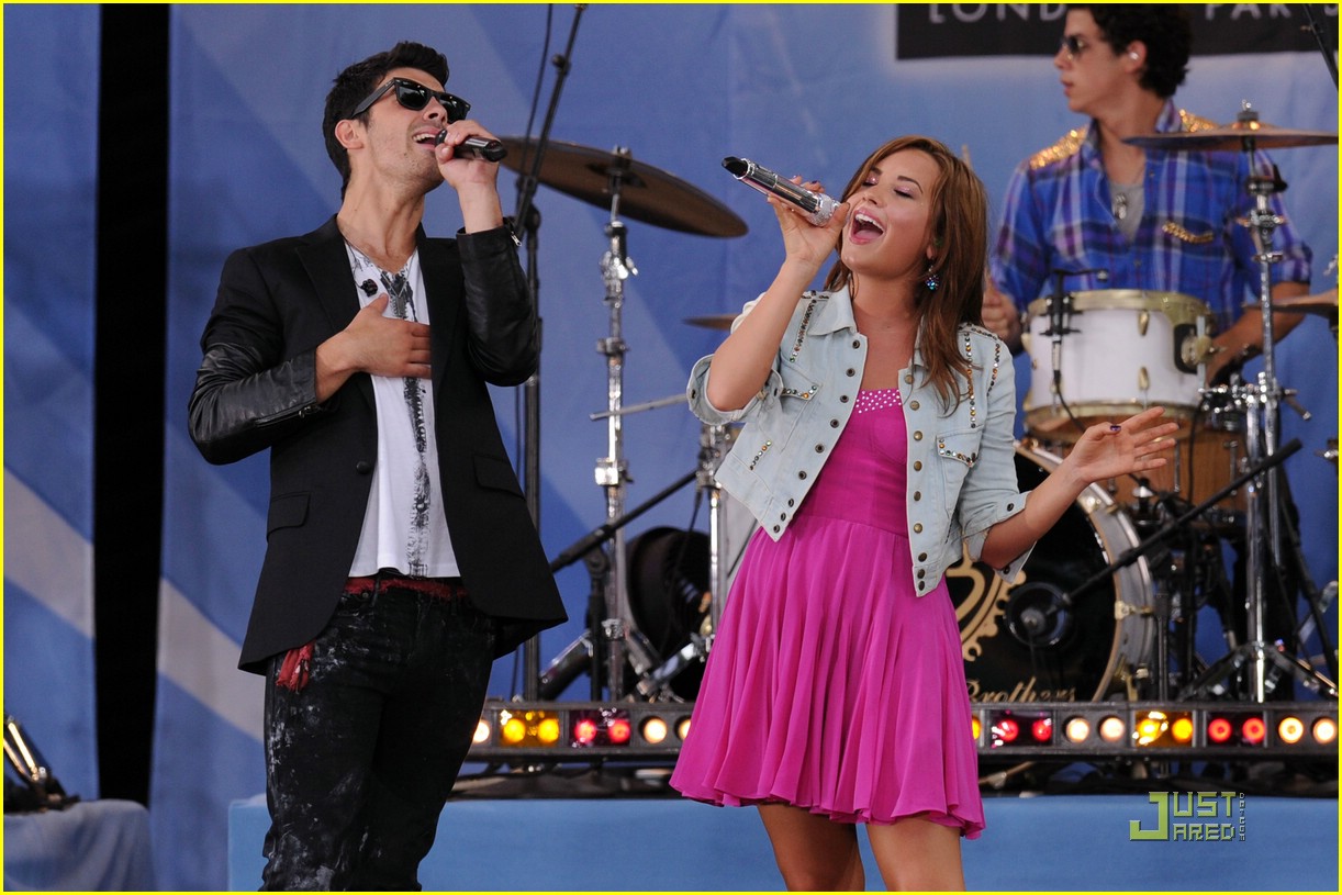 Camp Rock 2 Cast Rocks Out Rumsey Playfield