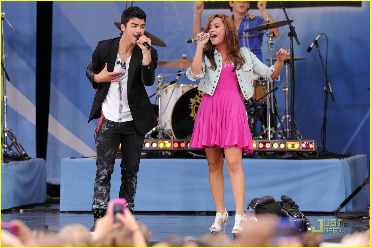 Camp Rock 2 Cast Rocks Out Rumsey Playfield