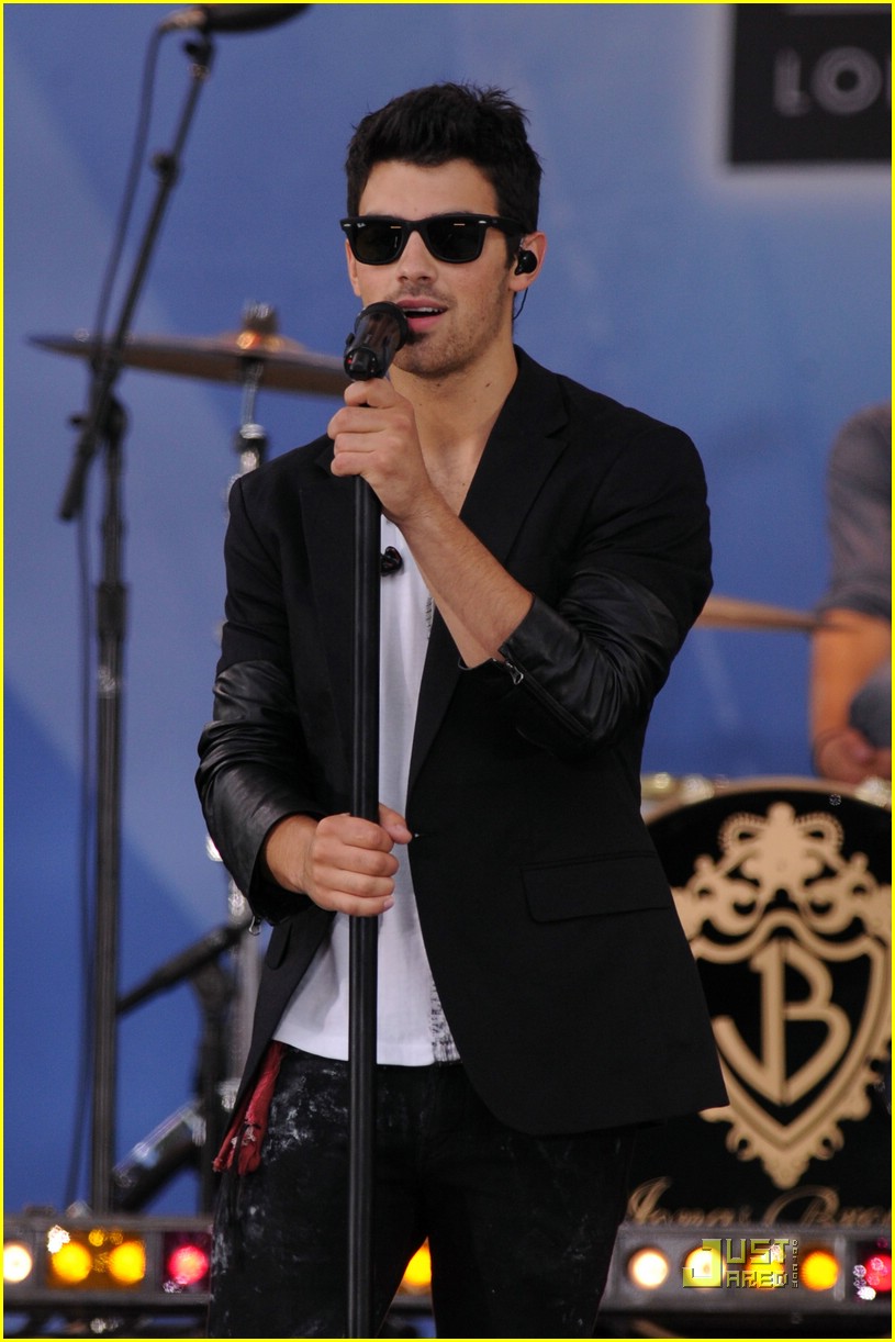 Camp Rock 2 Cast Rocks Out Rumsey Playfield