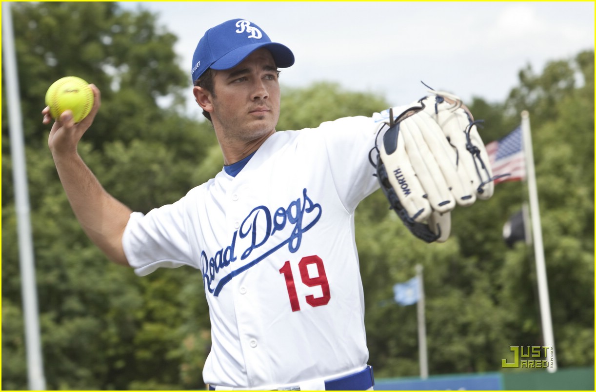 Jonas Brothers: Road Dogs BEAT the Goats!