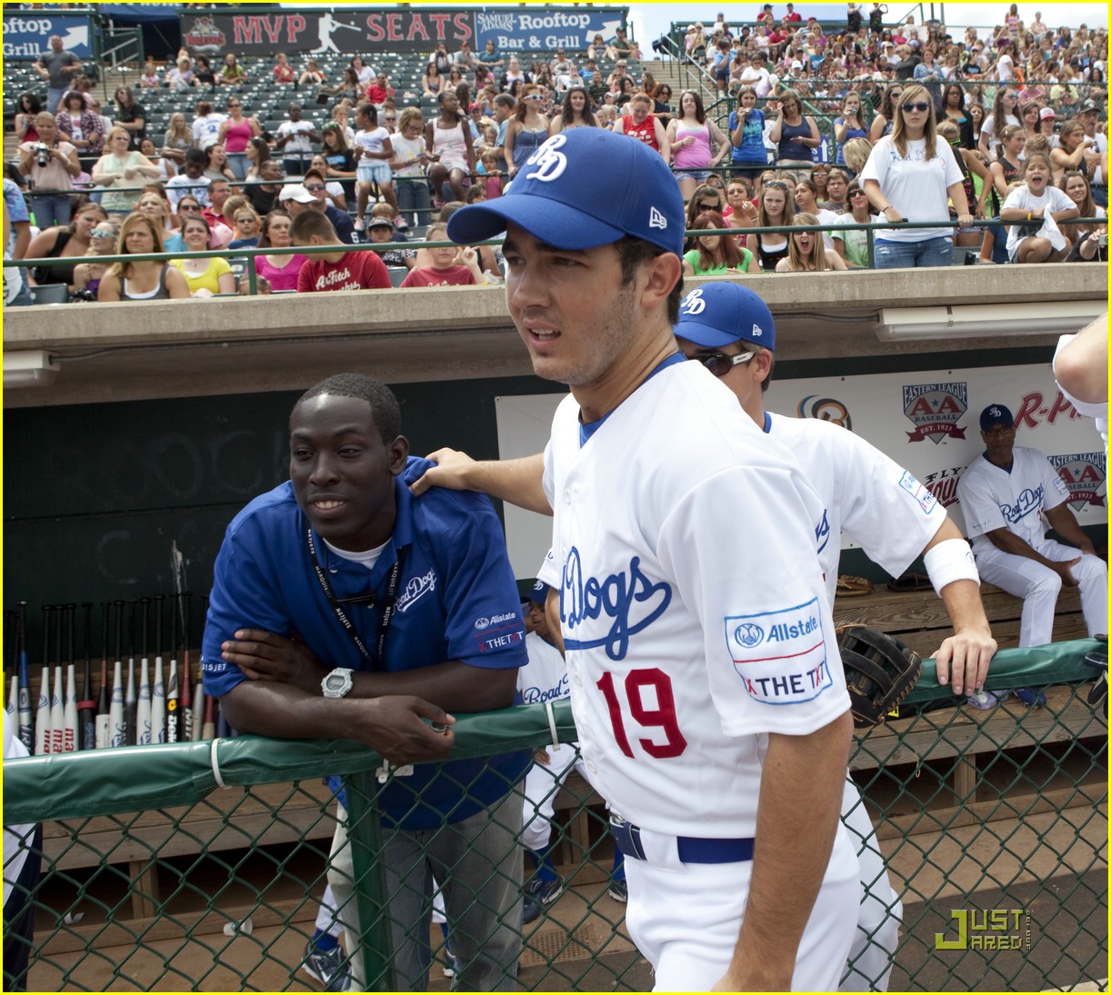 Jonas Brothers: Road Dogs BEAT the Goats!
