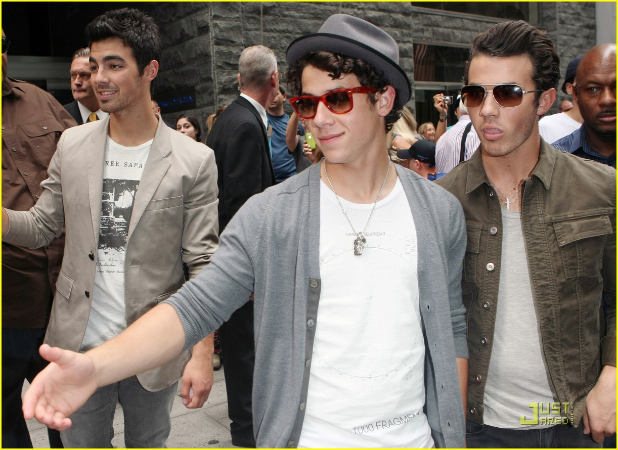 Jonas Brothers: Camp Rock 2 Premiere Tomorrow!