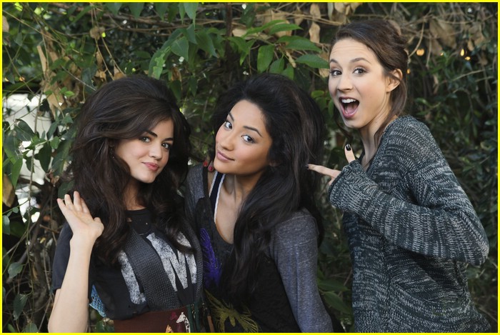 Lucy Hale & Shay Mitchell: Check Out the Blowouts!