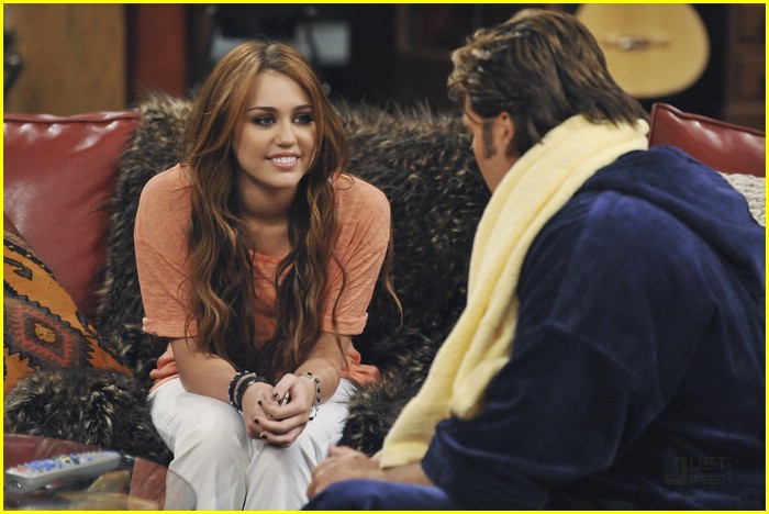 Miley Cyrus: Date with Drew Roy!
