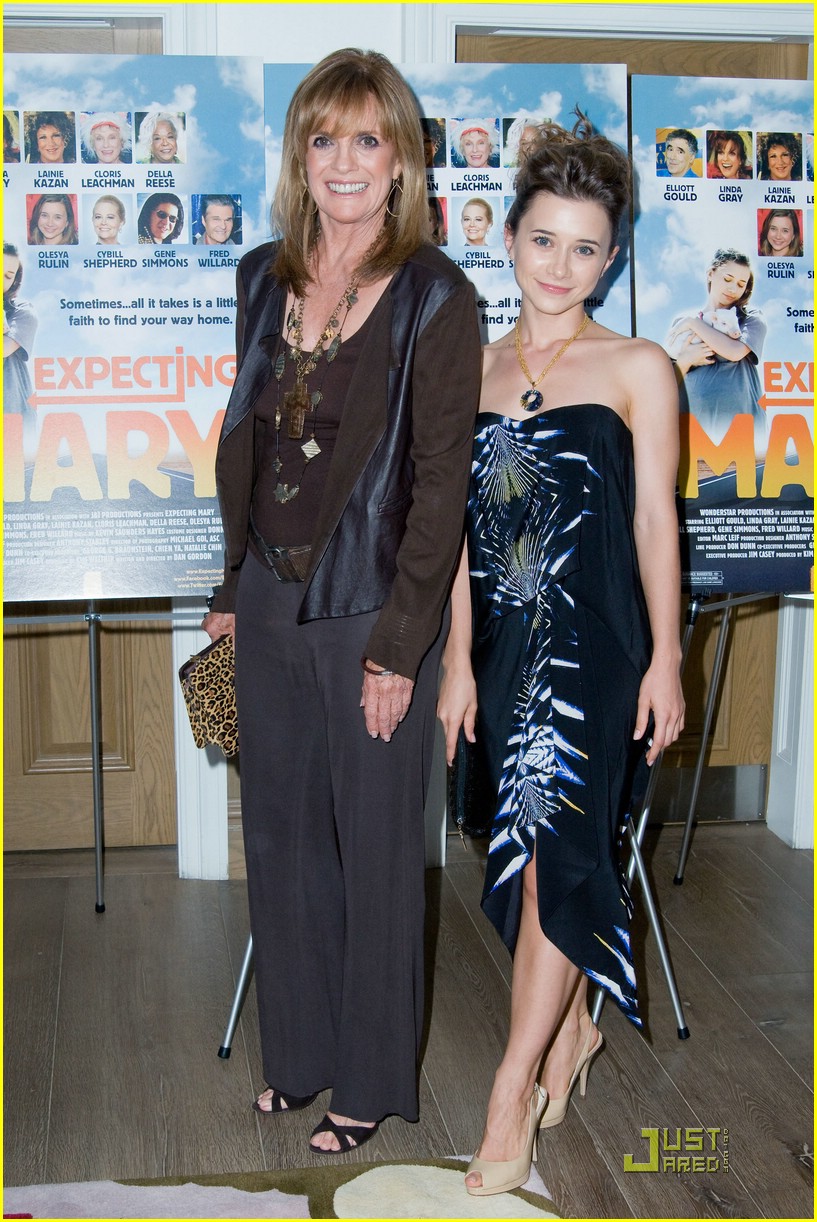 Olesya Rulin is Expecting Mary