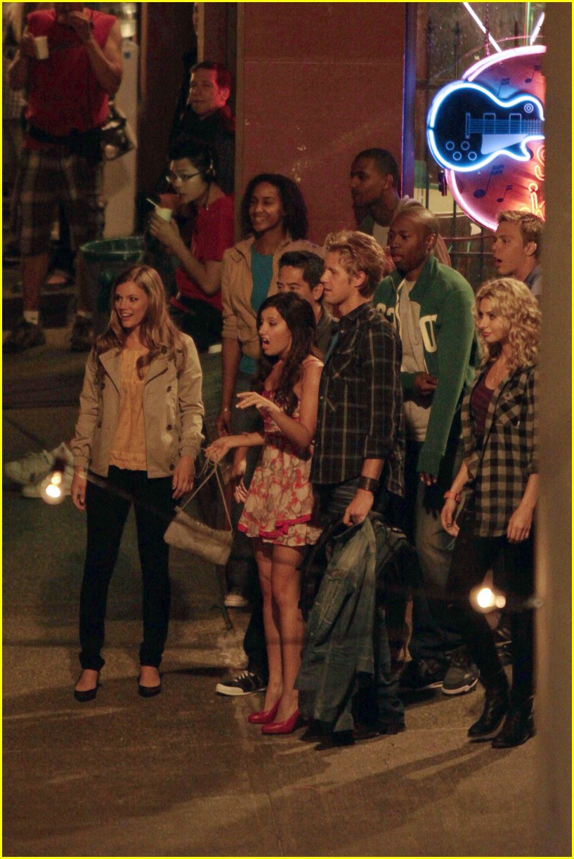 Ashley Tisdale & Matt Barr: Lunch Date!