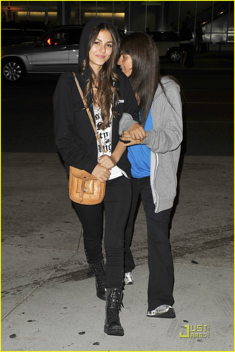 Victoria Justice's Dream Movie Kiss