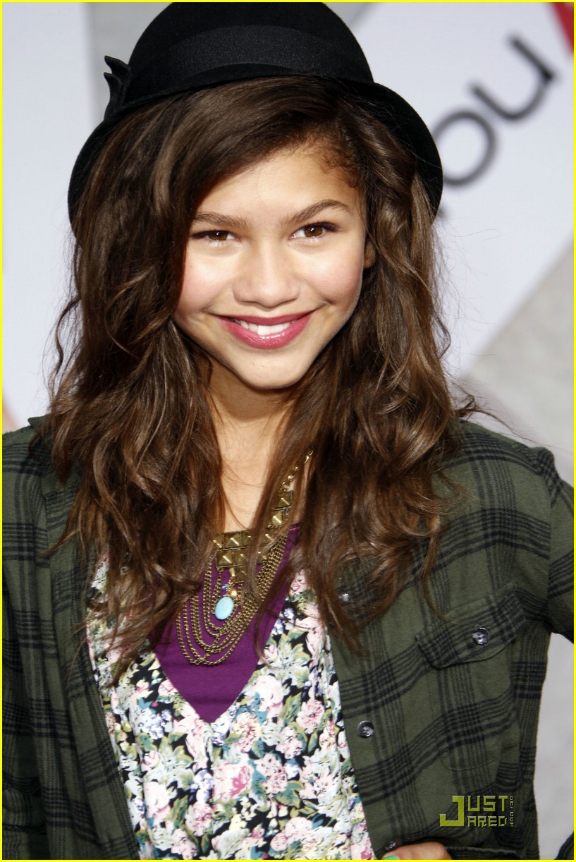Bella Thorne & Zendaya: You, Again!