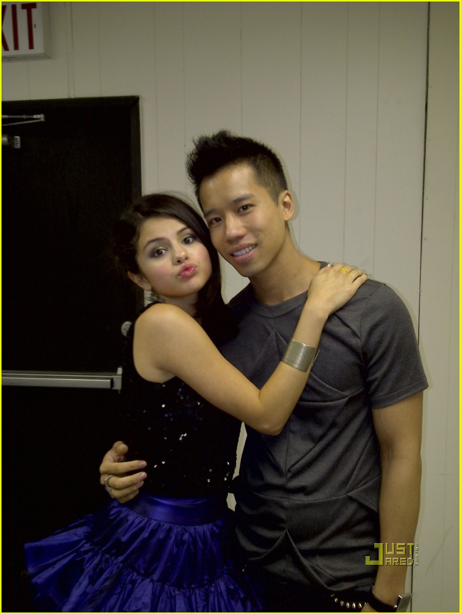 Selena Gomez: Live Chat is TOMORROW!
