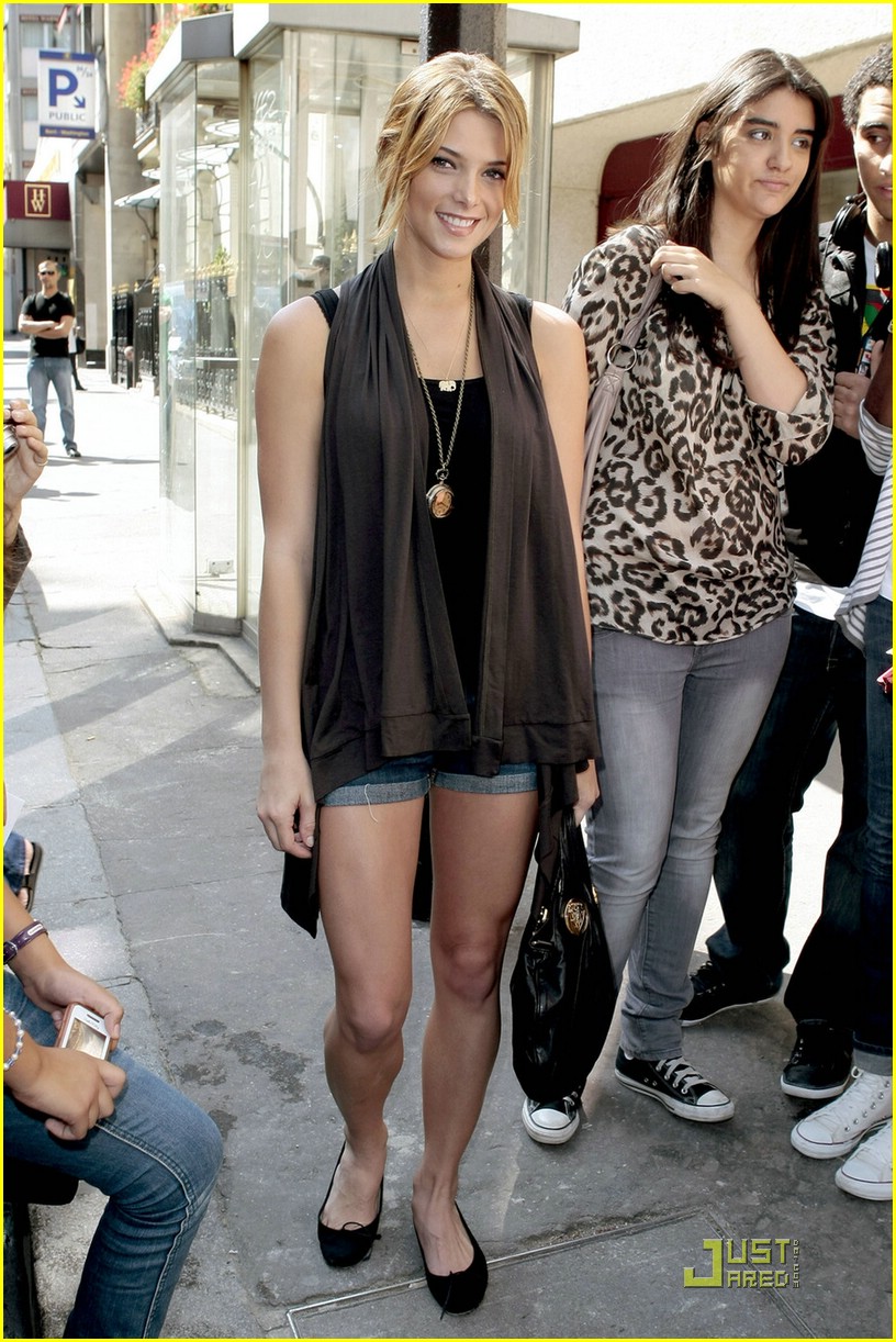 Ashley Hinshaw: Ashley Greene is Really Fantastic