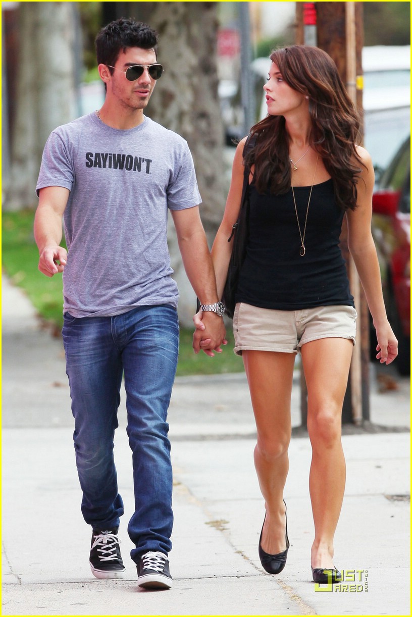 Joe Jonas & Ashley Greene: Happy Birthday Frankie!