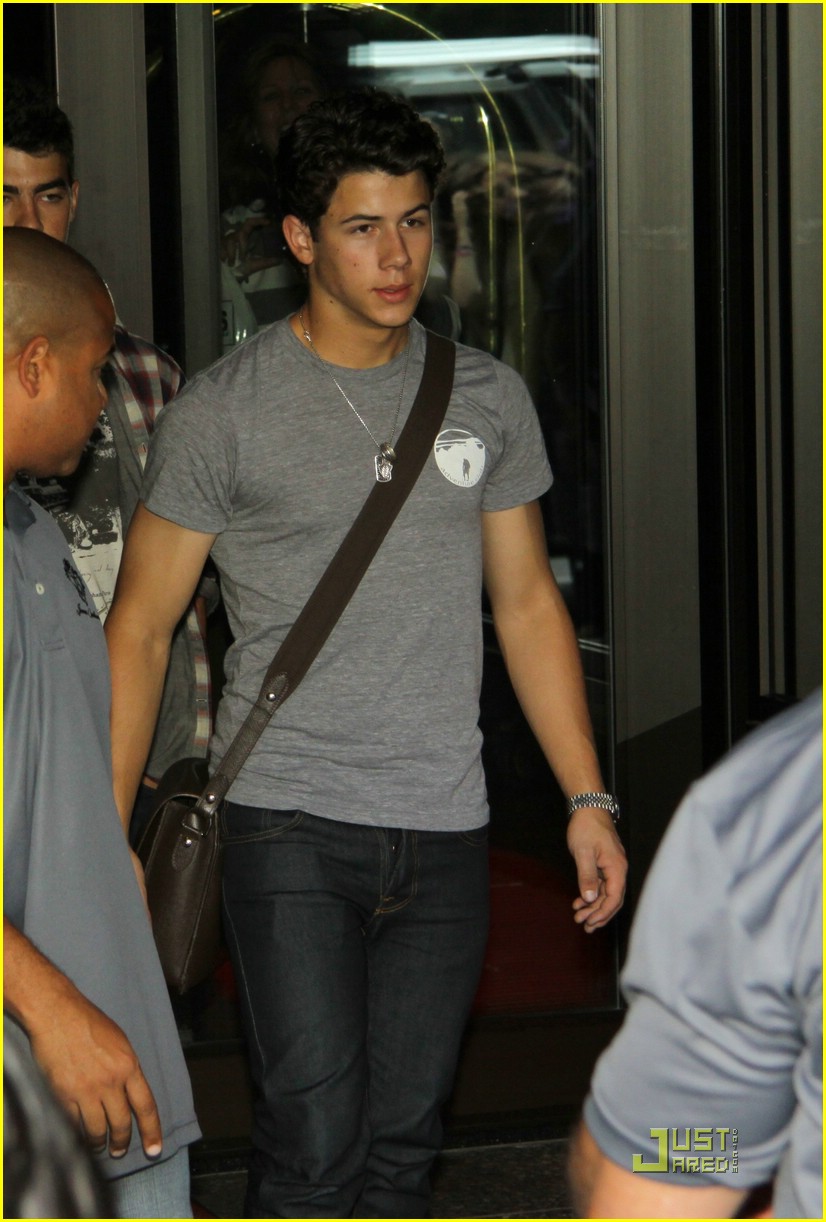 The Jonas Brothers are Montreal Men