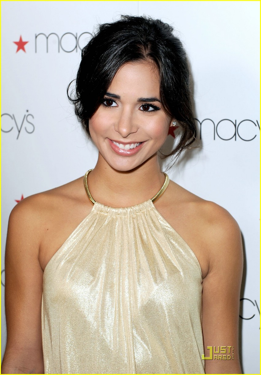 Josie Loren & Chelsea Hobbs: Glamorama Girls