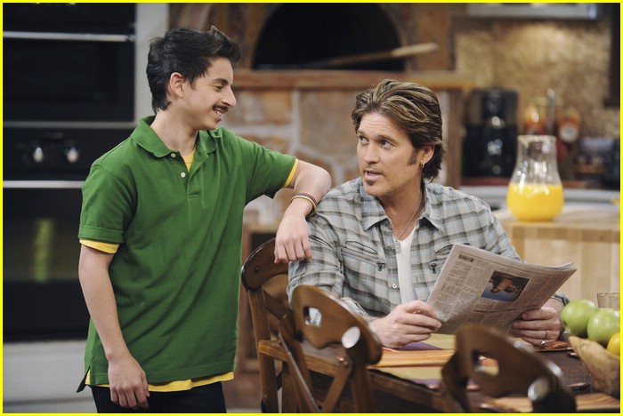 Miley Cyrus: Duet with Iyaz on Hannah Montana!