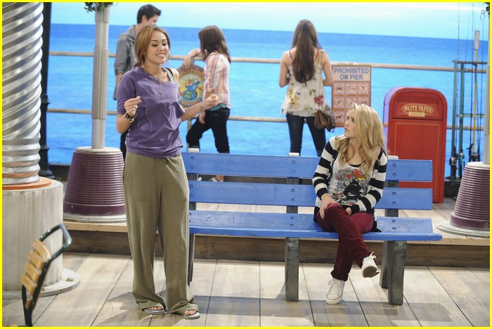 Miley Cyrus: Duet with Iyaz on Hannah Montana!