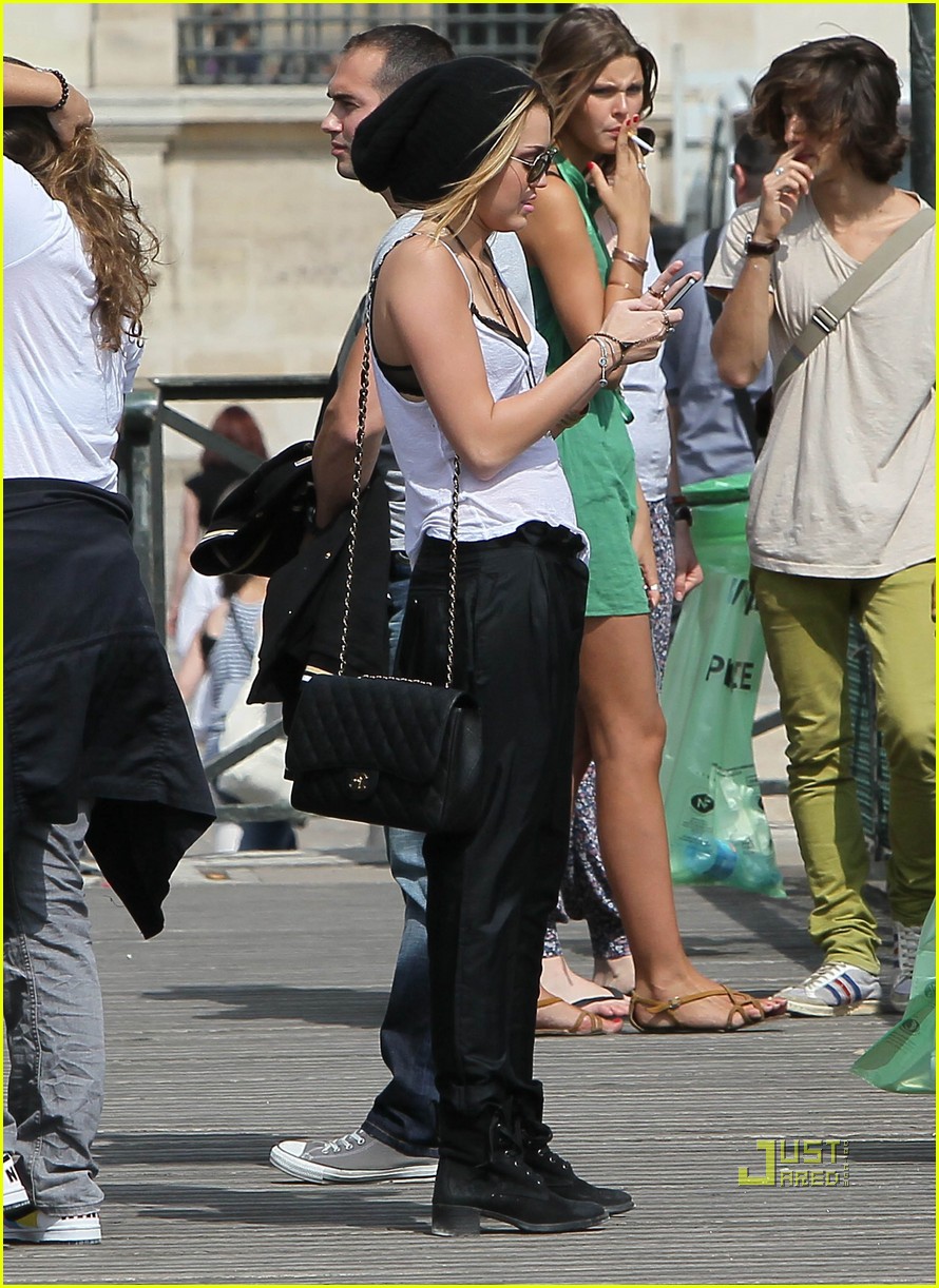 Miley Cyrus: Paris Has Me LOL-ing