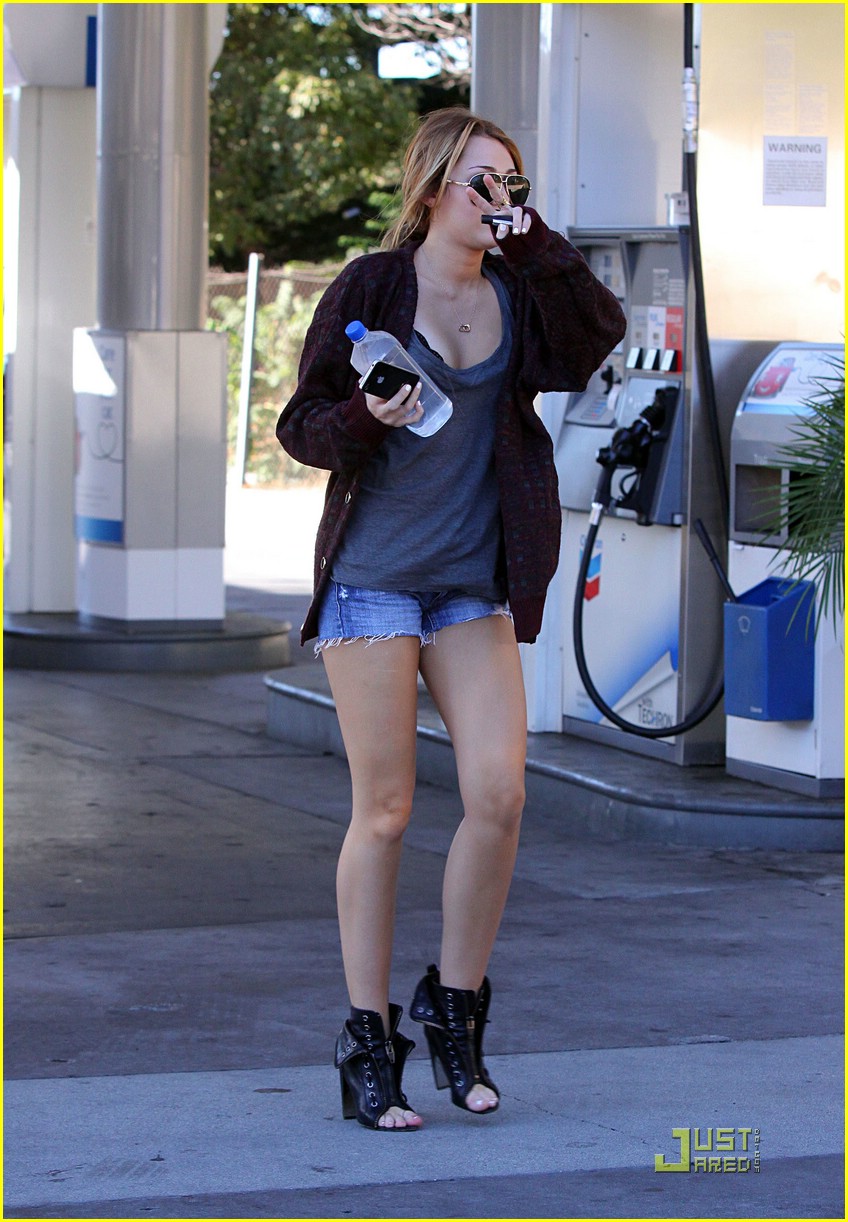 Miley Cyrus is Pepsi Cola Cute