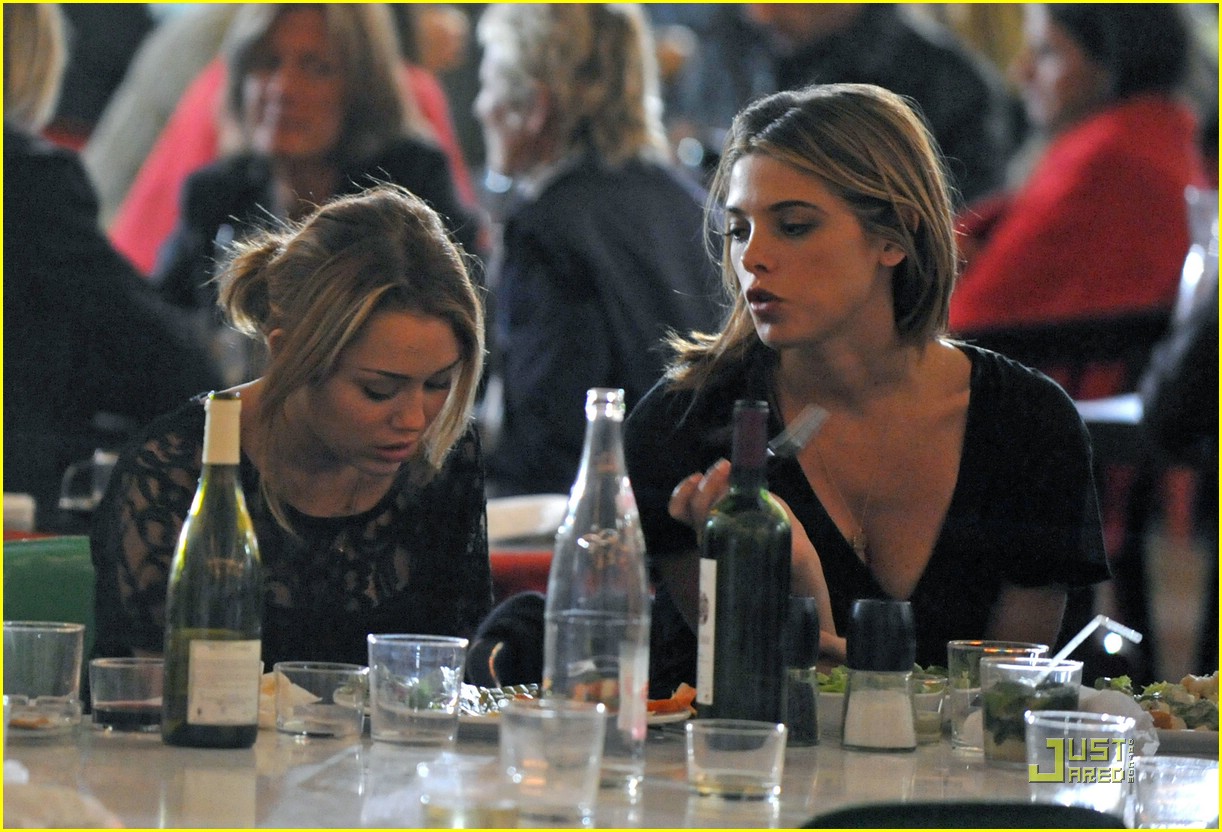 Miley Cyrus is So Undercover