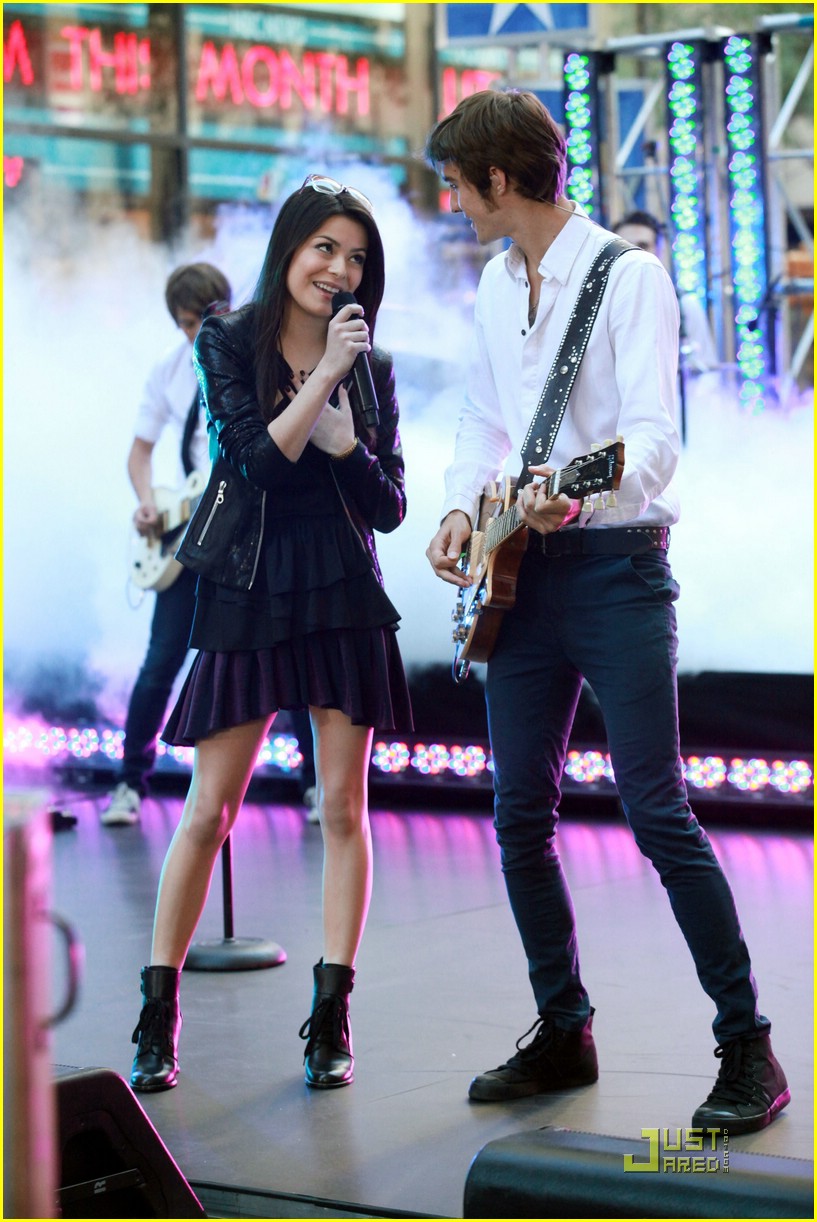 Miranda Cosgrove: Today Show Terrific!