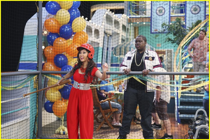 Sean Kingston Guest Stars on Suite Life on Deck!