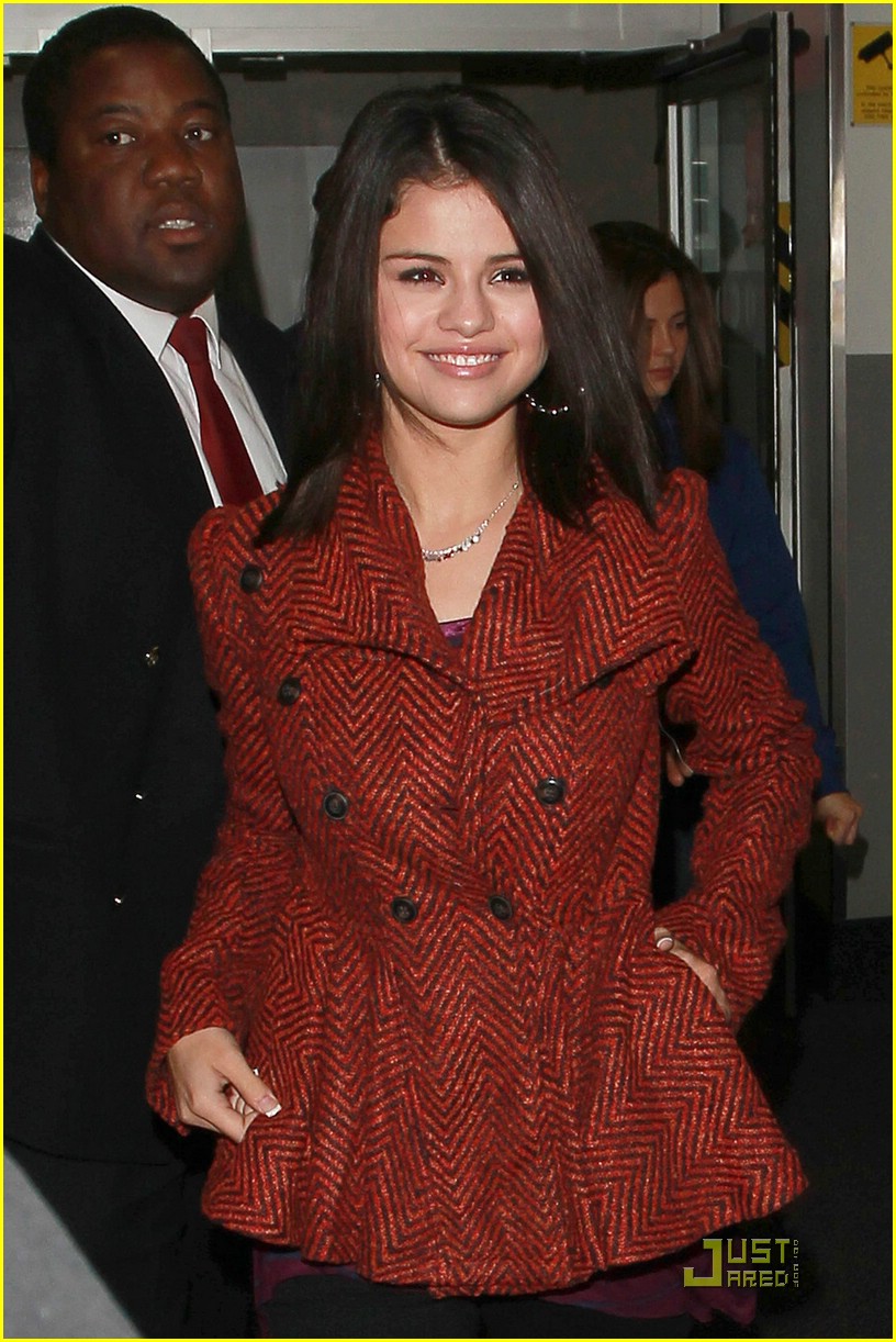 Selena Gomez: Round and Round at Radio One