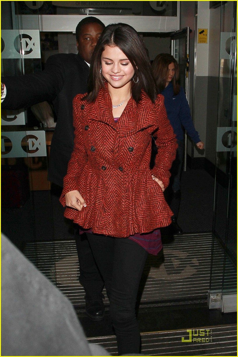 Selena Gomez: Round and Round at Radio One