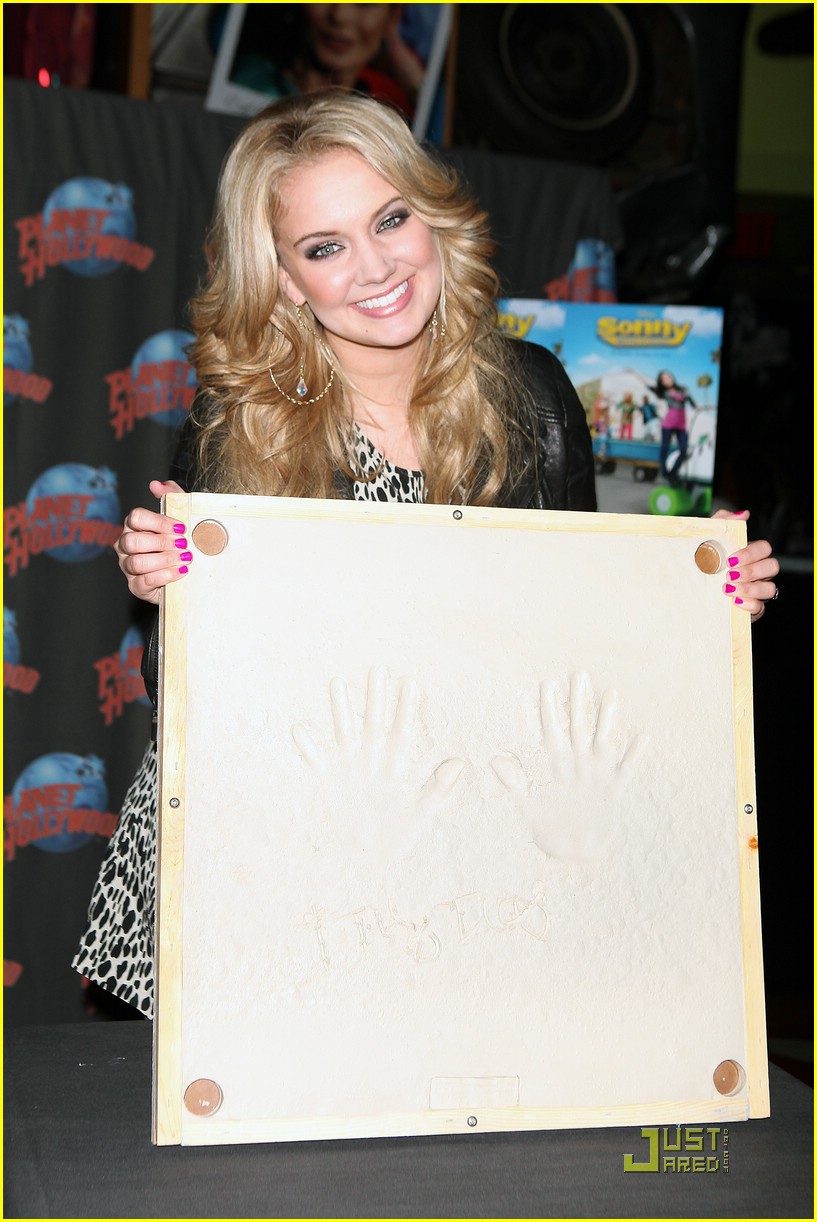 Tiffany Thornton: Handprints for Planet Hollywood