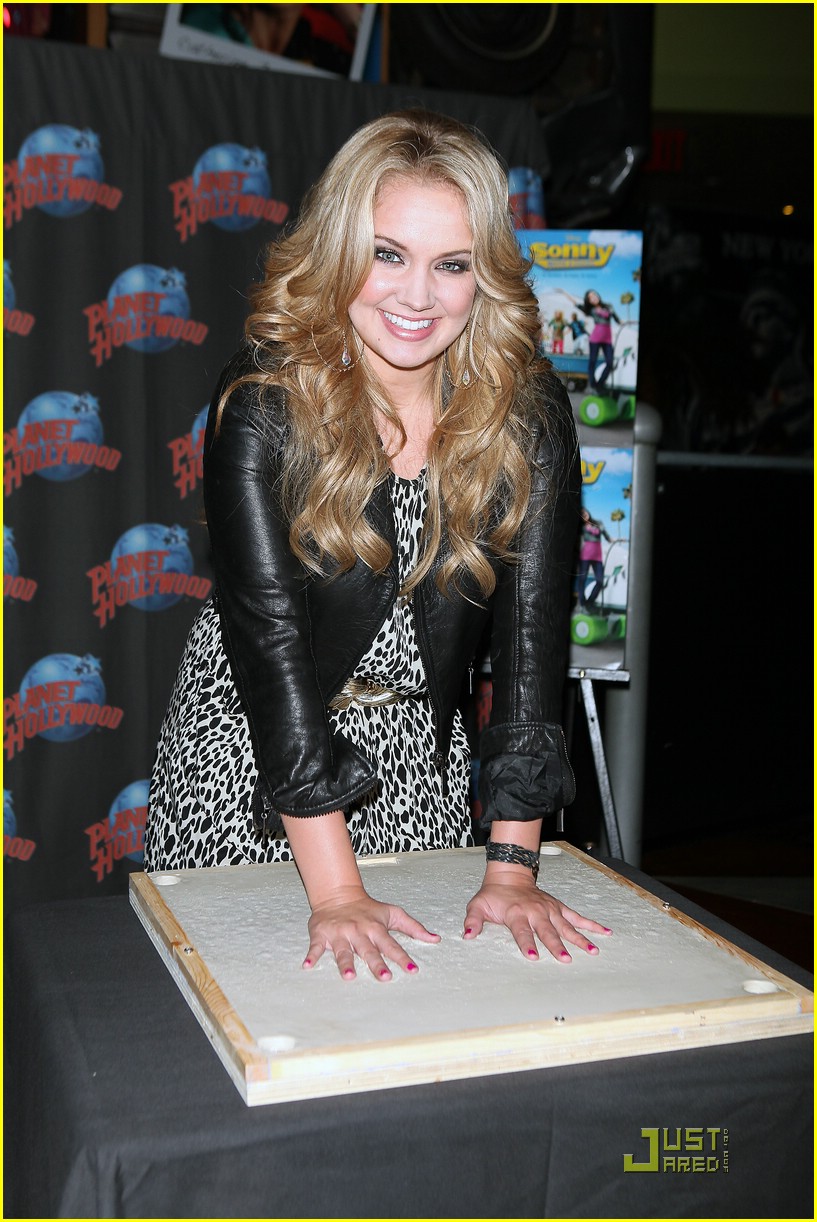 Tiffany Thornton: Handprints for Planet Hollywood