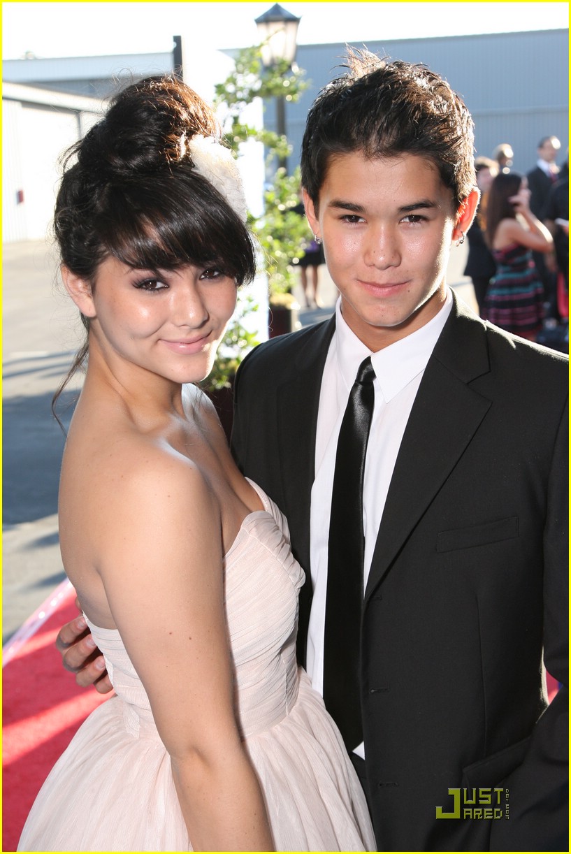 Ariel Winter & Booboo Stewart Supports Alfred E. Mann Foundation