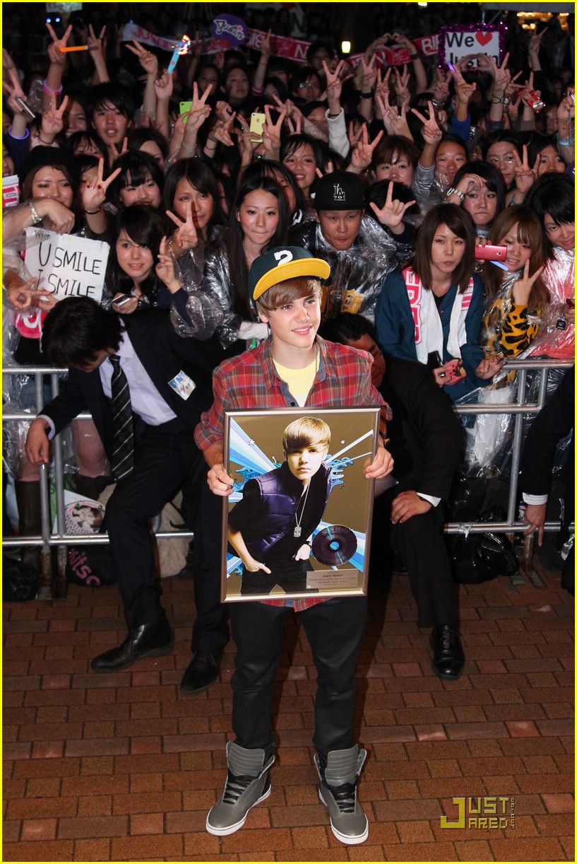 Justin Bieber Takes Over Tokyo