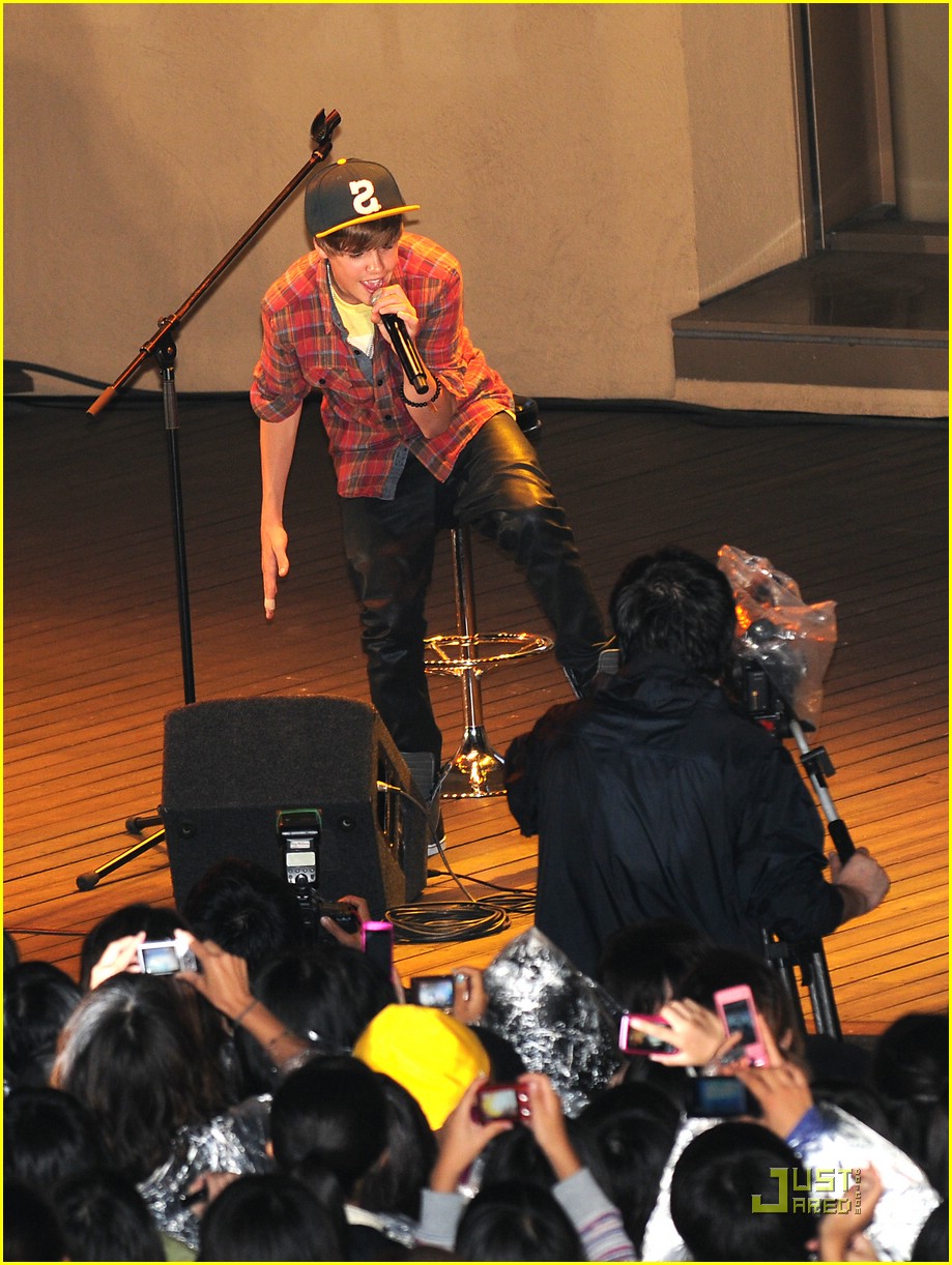 Justin Bieber Takes Over Tokyo