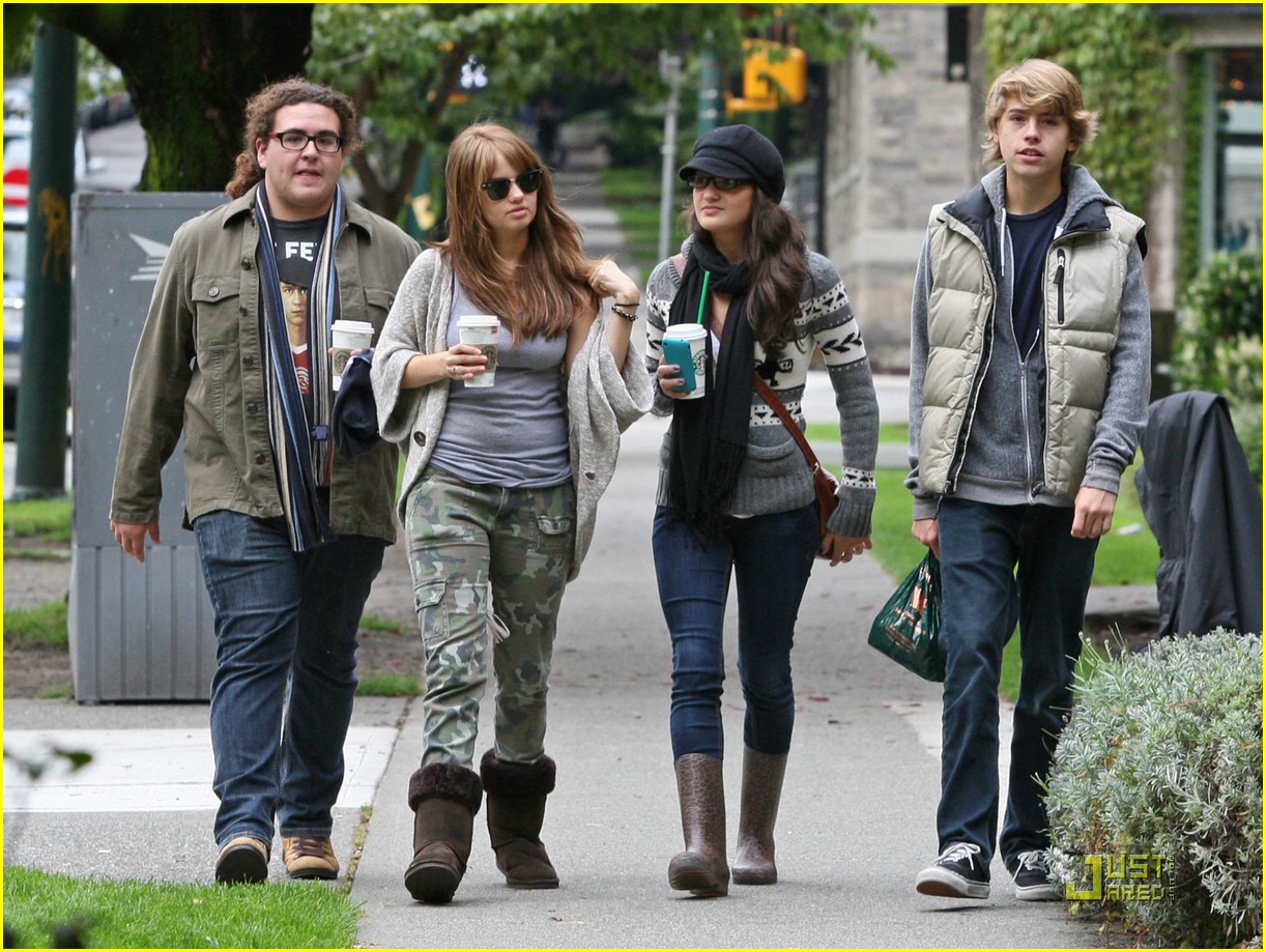 Brenda Song & Debby Ryan: Vancouver Tourists
