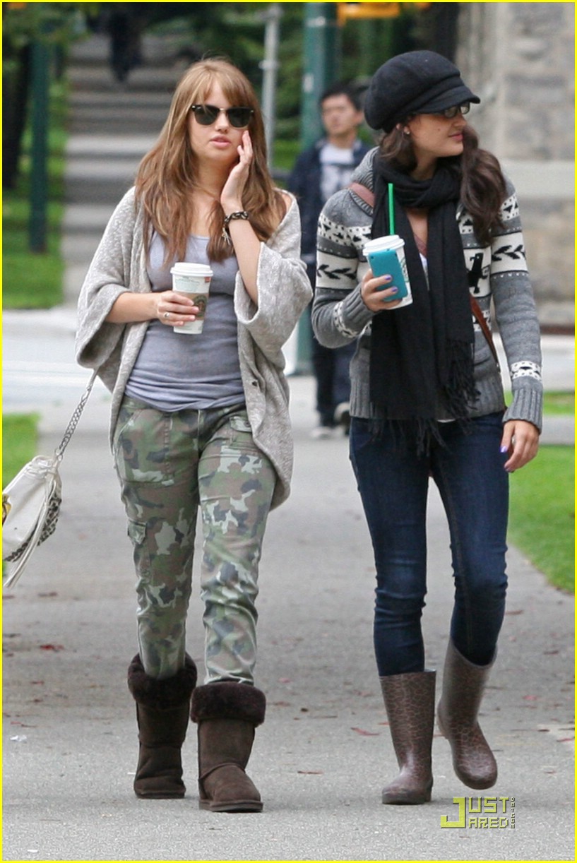 Brenda Song & Debby Ryan: Vancouver Tourists