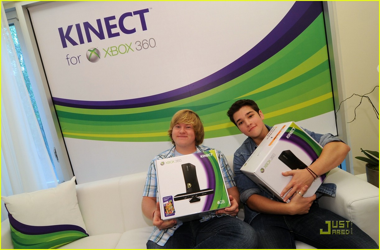 Doug Brochu & Nathan Kress Get Kinect-ed