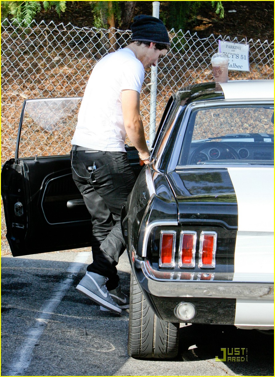 Nick Jonas: Meet Up with Jason Rosen & Michael Bruno!