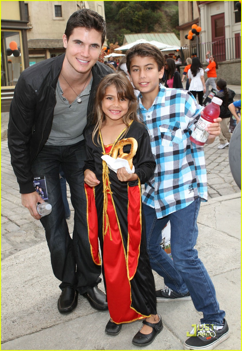 Robbie Amell: Scooby Doo 3 On The Way?