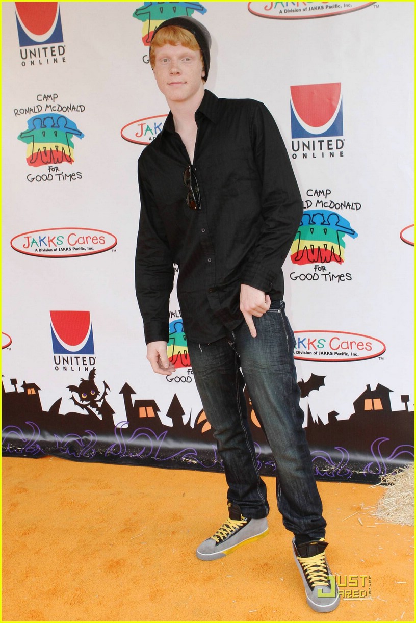 Doug Brochu & Rico Rodriguez: Ronald McDonald Halloween Carnival!