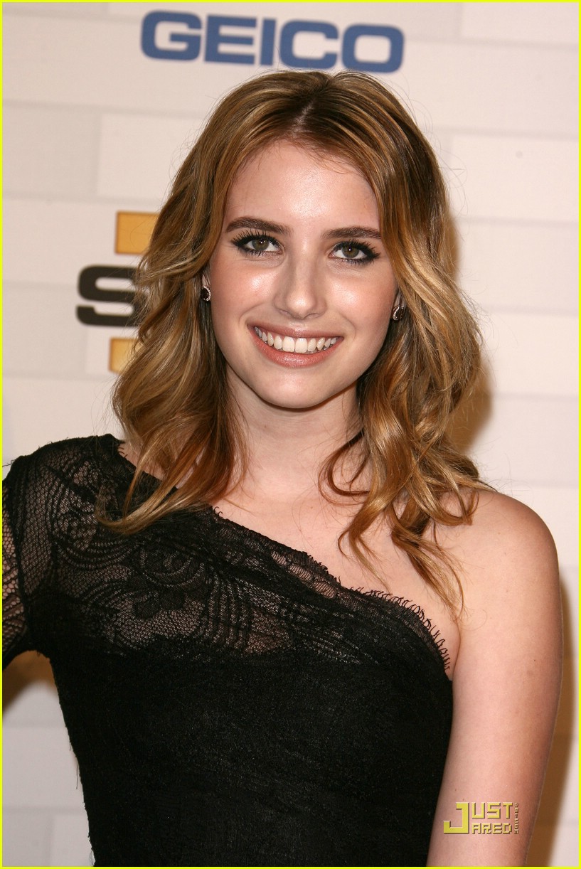 Emma Roberts Makes A Scream