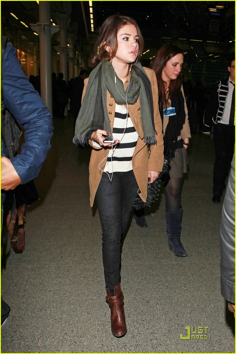 Selena Gomez is Leaving For London