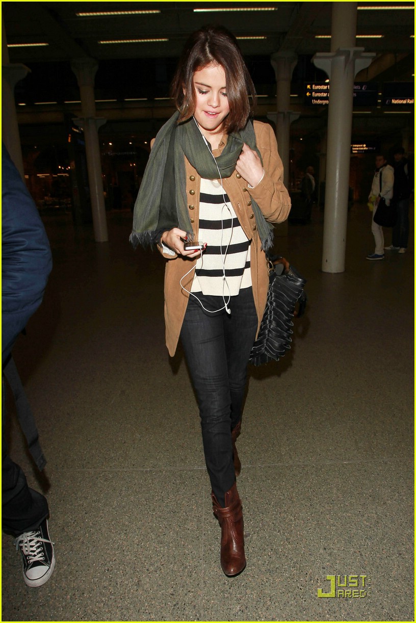 Selena Gomez is Leaving For London