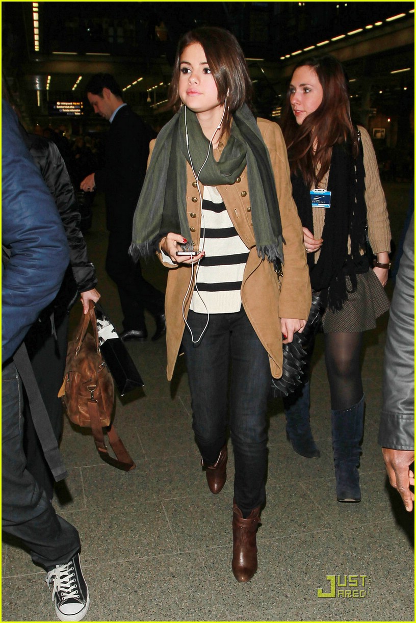 Selena Gomez is Leaving For London