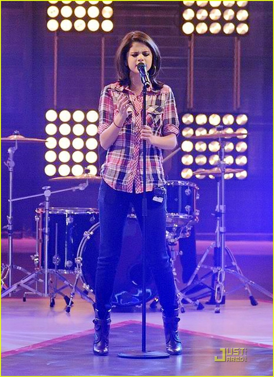 Selena Gomez: Fama Revolution Rocker