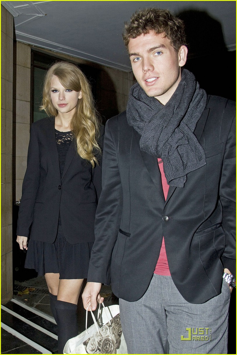 Taylor Swift: Nobu Night with Brother Austin!
