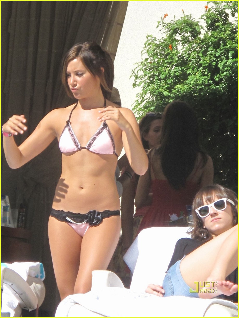 Ashley Tisdale: Hellcats Bikini Babe